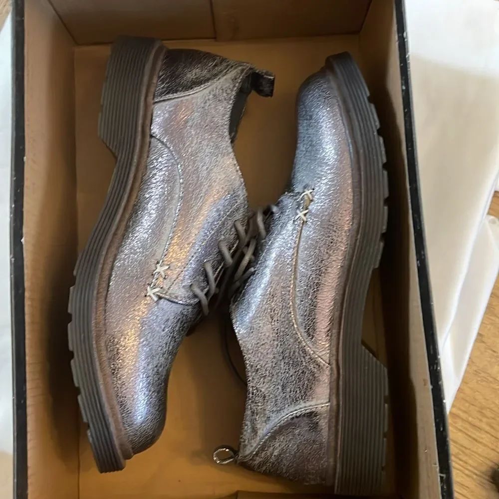 Coolway Pewter Lace Oxfords. New In Box — image 8 of 8